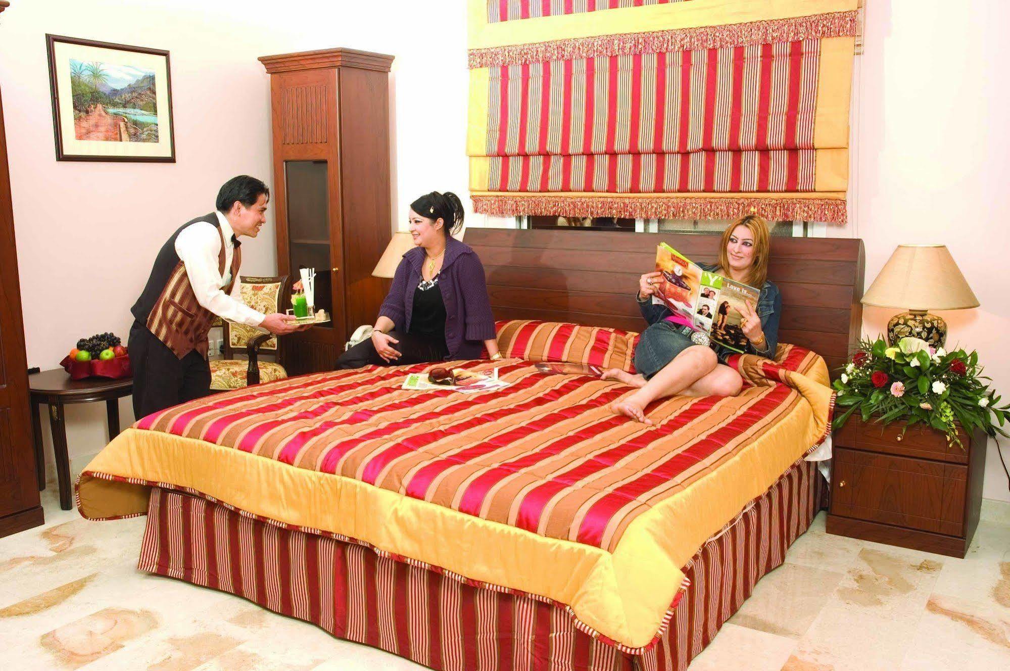 Hotel Golden Oasis Muscat Exterior photo